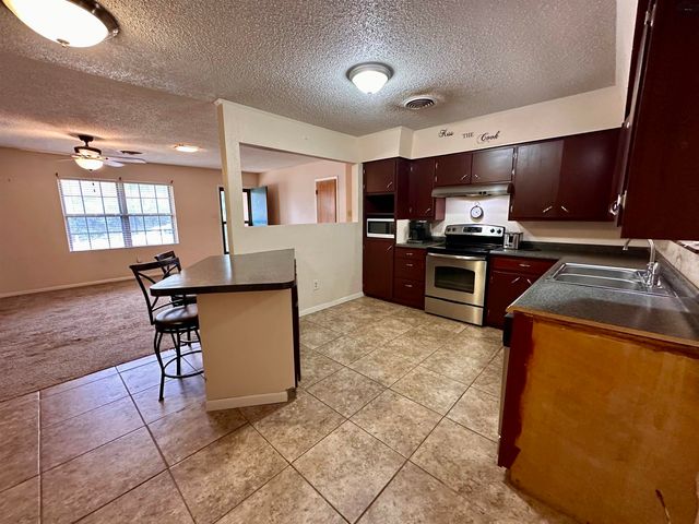 603 W MCLAIN STREET, Seymour, TX 76380