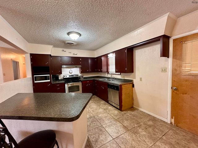 603 W MCLAIN STREET, Seymour, TX 76380