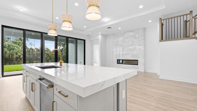 13290 Artisan Circle, Palm Beach Gardens, FL 33418