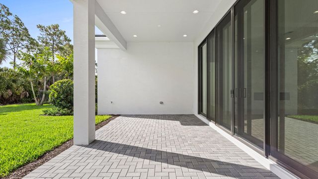13290 Artisan Circle, Palm Beach Gardens, FL 33418