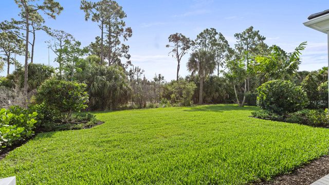 13290 Artisan Circle, Palm Beach Gardens, FL 33418