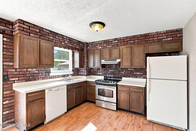 816 Union Avenue, Lakehurst, NJ 08733