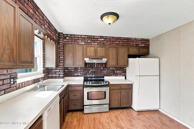 816 Union Avenue, Lakehurst, NJ 08733