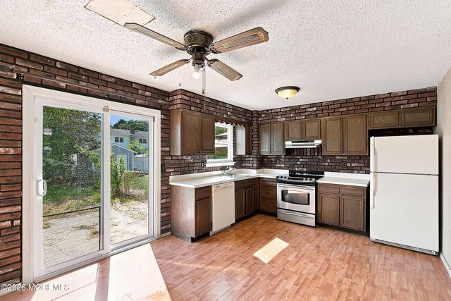 816 Union Avenue, Lakehurst, NJ 08733
