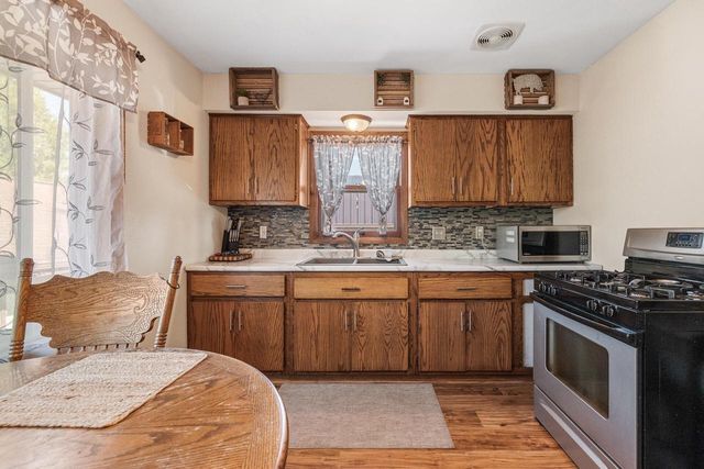855 Lois COURT, Hartford, WI 53027