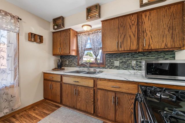 855 Lois COURT, Hartford, WI 53027