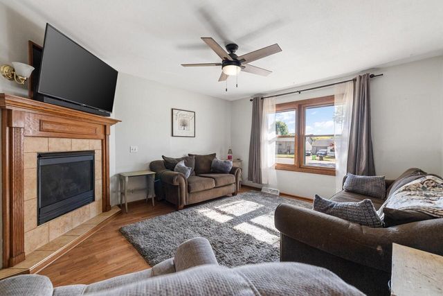 855 Lois COURT, Hartford, WI 53027