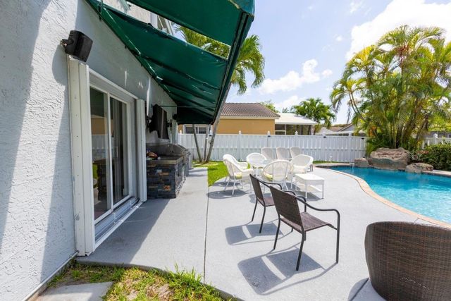 1220 SW 46th Terrace, Deerfield Beach, FL 33442