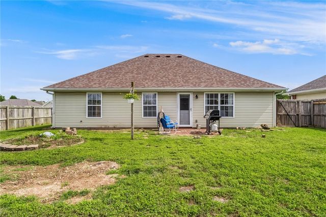 1308 E Freedom Street, Siloam Springs, AR 72761