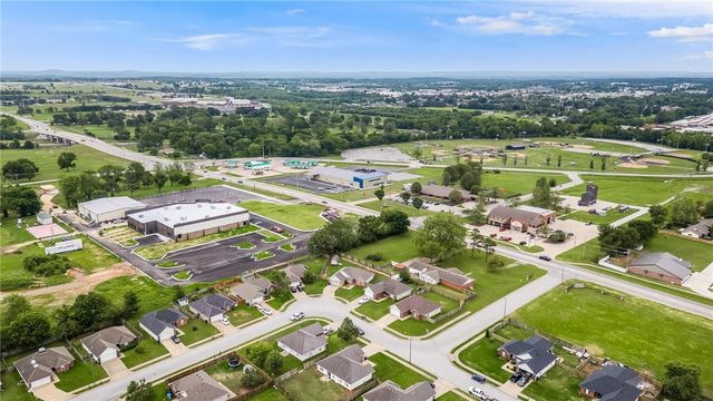 1308 E Freedom Street, Siloam Springs, AR 72761