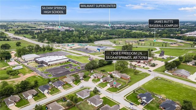 1308 E Freedom Street, Siloam Springs, AR 72761
