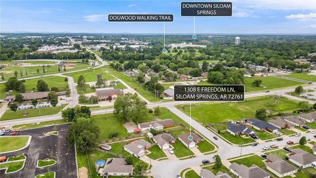 1308 E Freedom Street, Siloam Springs, AR 72761