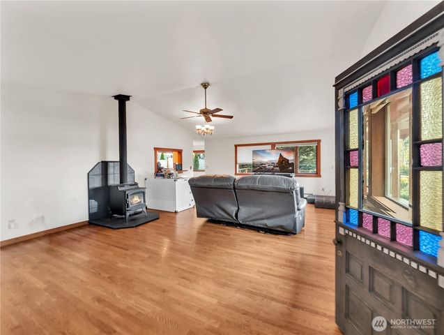 17261 Golden View Avenue, La Conner, WA 98257
