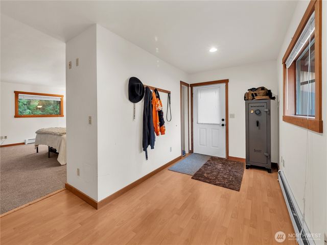 17261 Golden View Avenue, La Conner, WA 98257