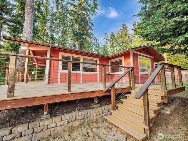 17261 Golden View Avenue, La Conner, WA 98257