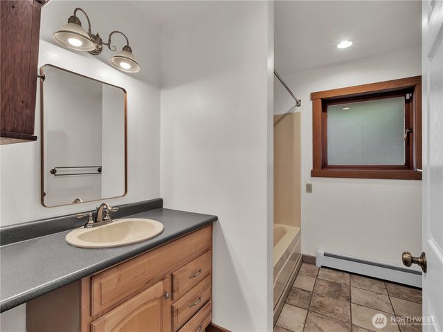 17261 Golden View Avenue, La Conner, WA 98257