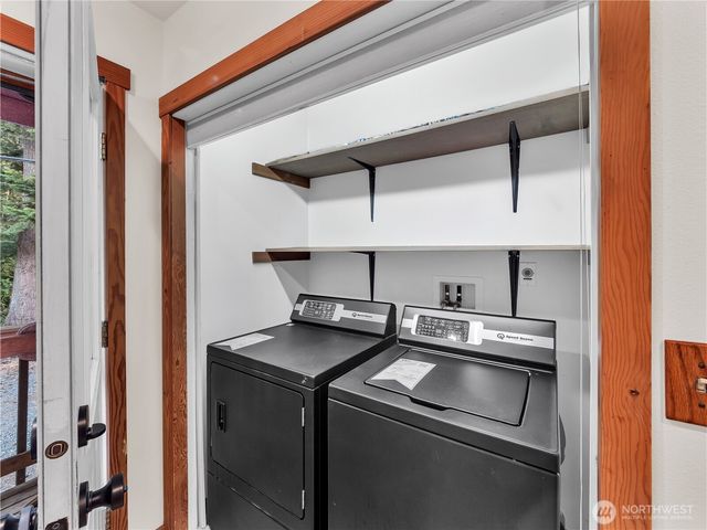 17261 Golden View Avenue, La Conner, WA 98257