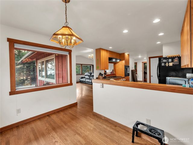 17261 Golden View Avenue, La Conner, WA 98257