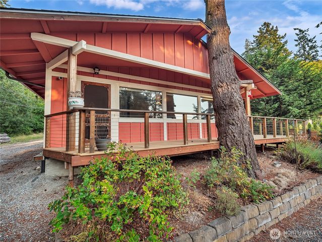 17261 Golden View Avenue, La Conner, WA 98257