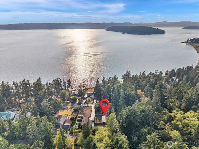 17261 Golden View Avenue, La Conner, WA 98257