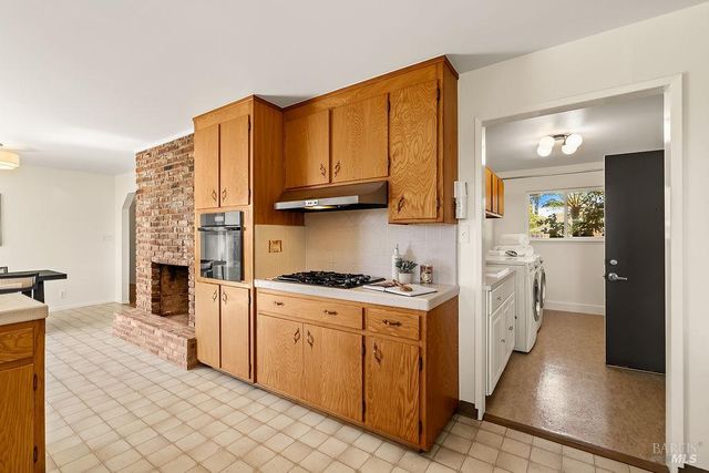 878 Pauline Ct, Santa Rosa, CA 95401