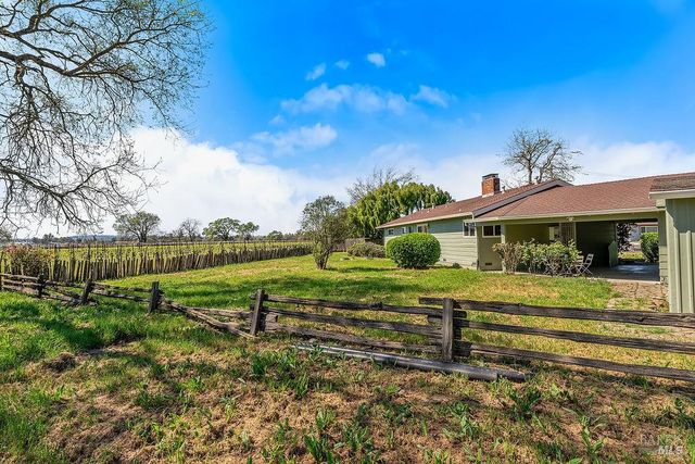 878 Pauline Ct, Santa Rosa, CA 95401