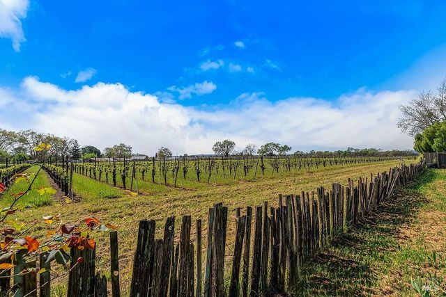 878 Pauline Ct, Santa Rosa, CA 95401