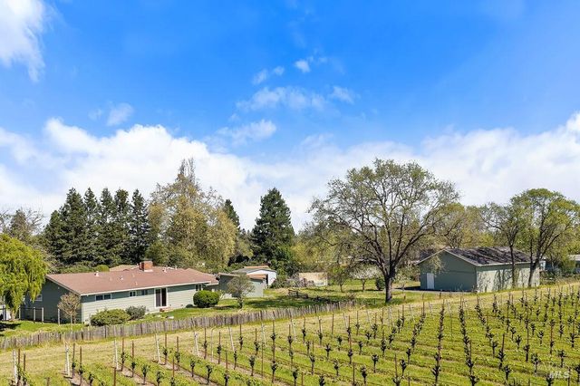 878 Pauline Ct, Santa Rosa, CA 95401