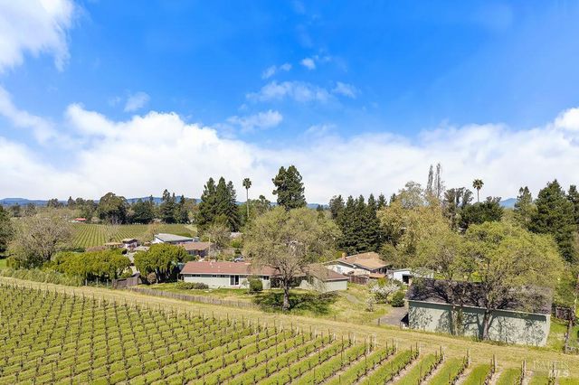 878 Pauline Ct, Santa Rosa, CA 95401