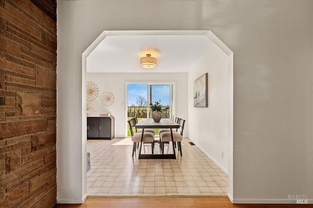 878 Pauline Ct, Santa Rosa, CA 95401