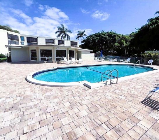 555 Banyan Tree Lane 5, Delray Beach, FL 33483