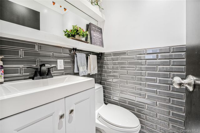 81 Houston street, Staten Island, NY 10302