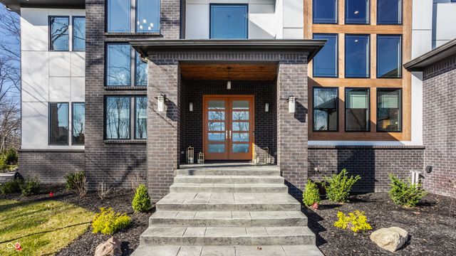 4292 Alderborough Way, Zionsville, IN 46077