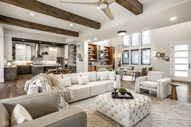 4292 Alderborough Way, Zionsville, IN 46077