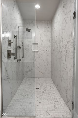 4292 Alderborough Way, Zionsville, IN 46077