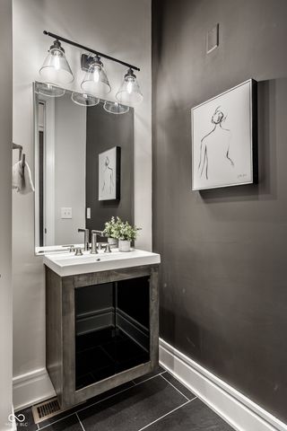 4292 Alderborough Way, Zionsville, IN 46077