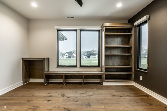 4292 Alderborough Way, Zionsville, IN 46077