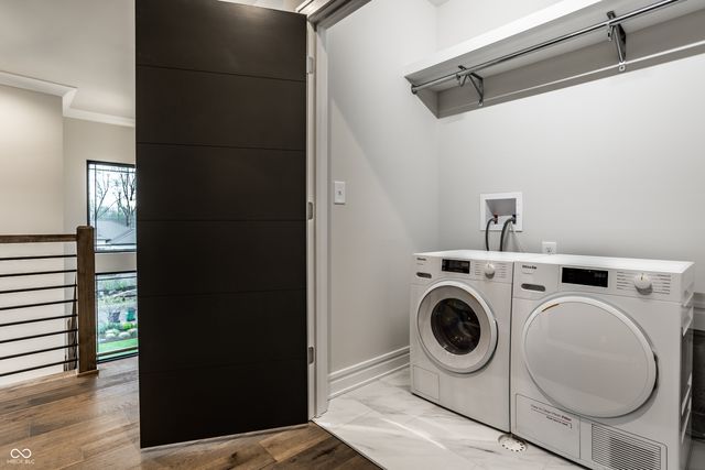 4292 Alderborough Way, Zionsville, IN 46077