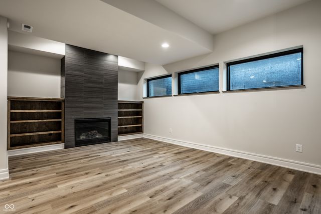 4292 Alderborough Way, Zionsville, IN 46077