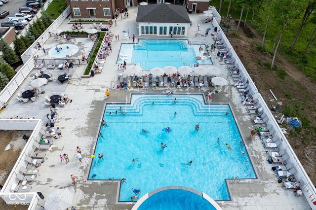 4292 Alderborough Way, Zionsville, IN 46077