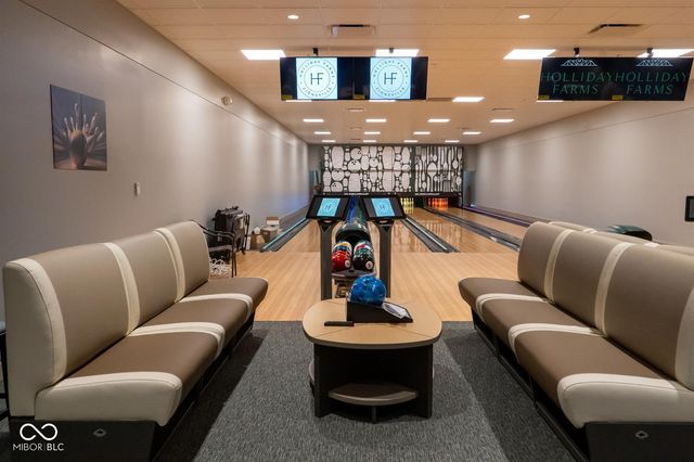 4292 Alderborough Way, Zionsville, IN 46077