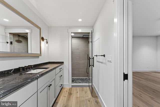 4 FOXTROT KNOLL LN, Middleburg, VA 20117