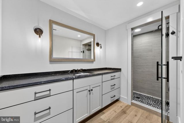 4 FOXTROT KNOLL LN, Middleburg, VA 20117