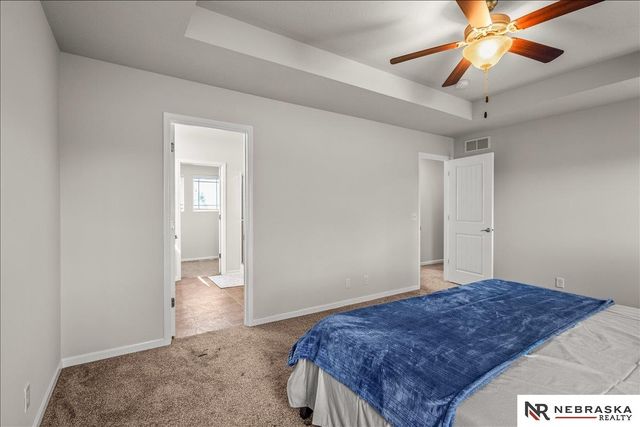 17825 Camden Avenue, Omaha, NE 68116