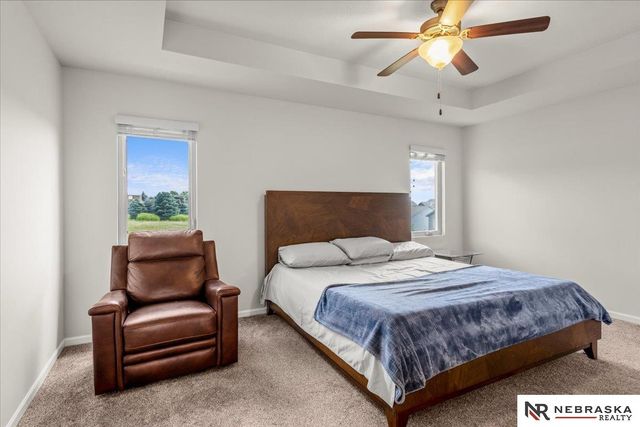 17825 Camden Avenue, Omaha, NE 68116