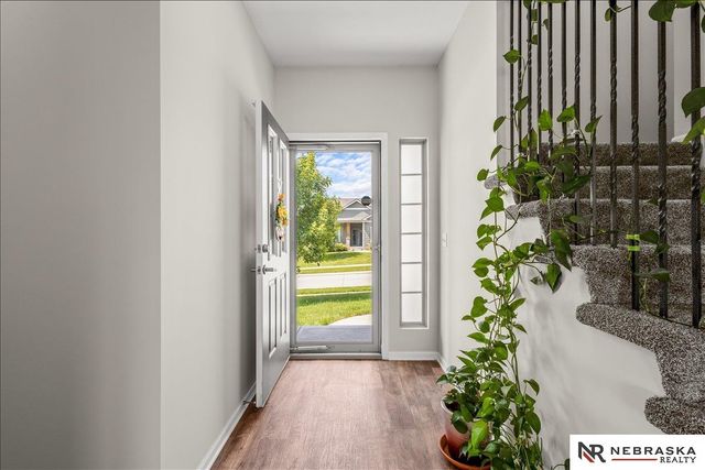17825 Camden Avenue, Omaha, NE 68116