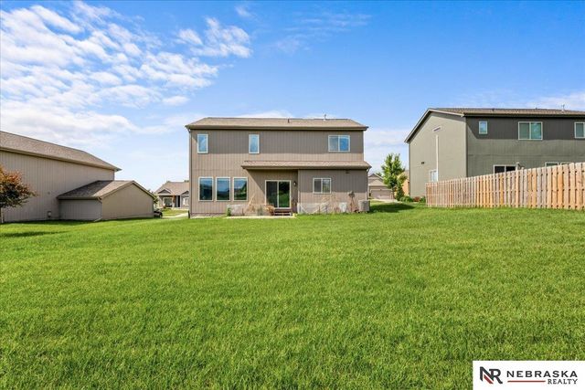 17825 Camden Avenue, Omaha, NE 68116