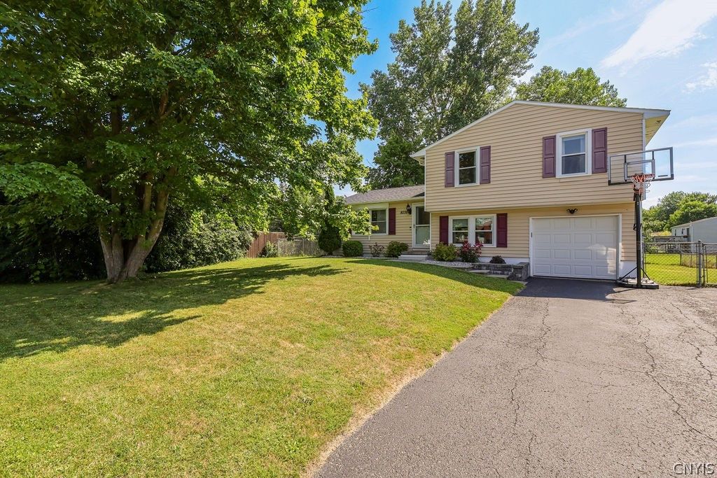 8038 Candela Lane, Clay, NY 13041