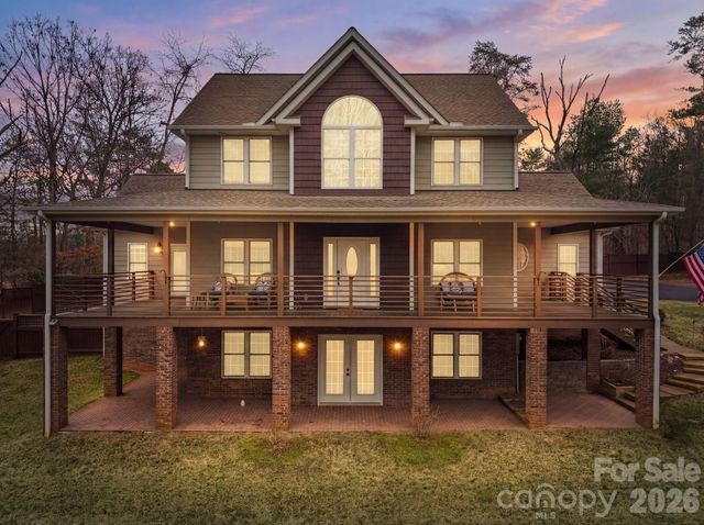 21 Hope Road, Weaverville, NC 28787