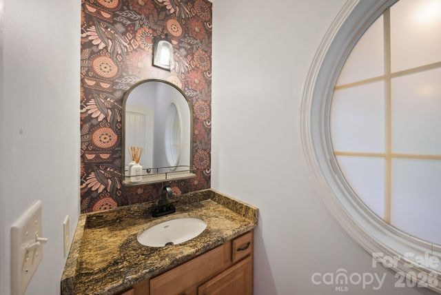 21 Hope Road, Weaverville, NC 28787